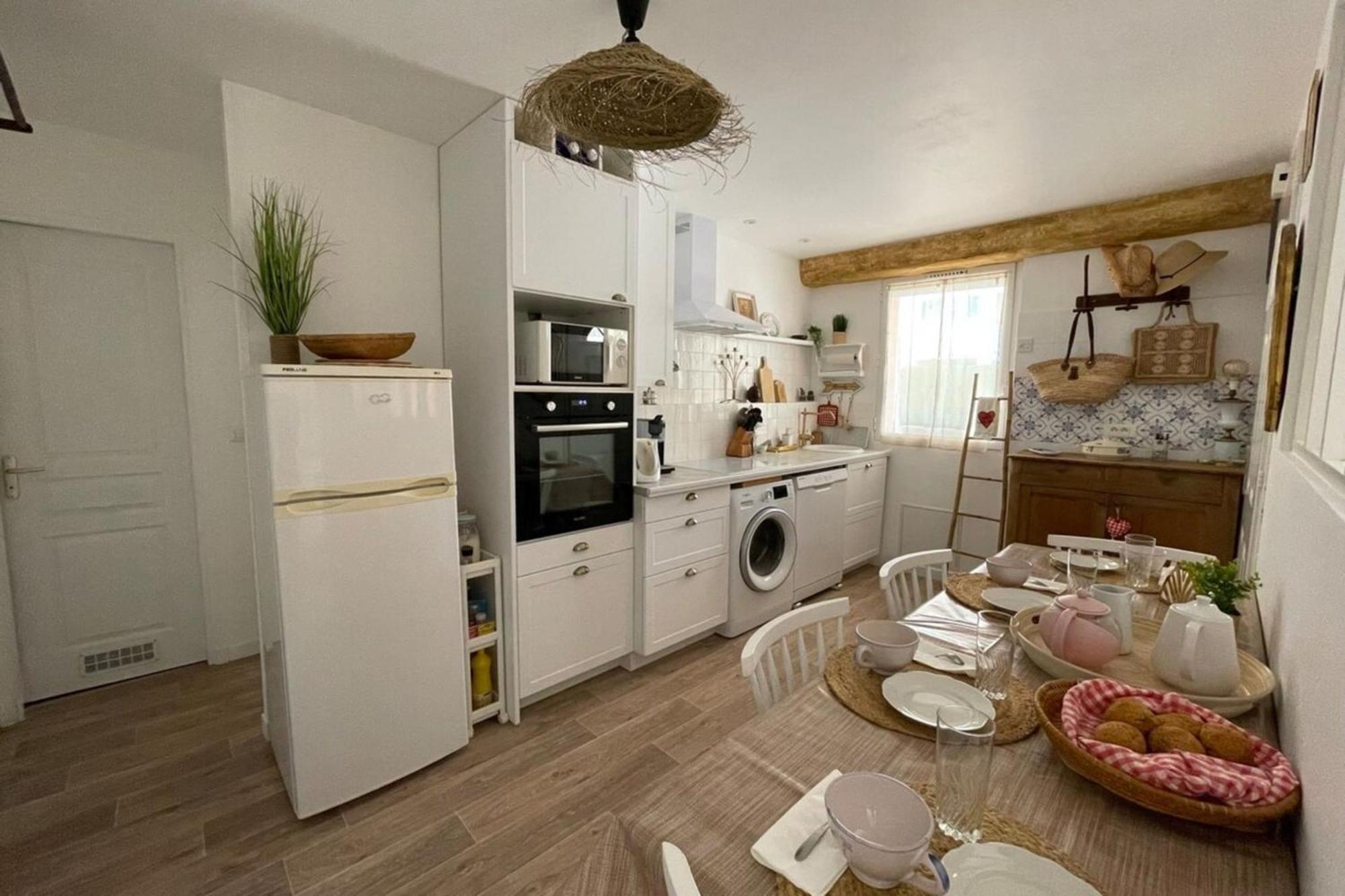 Charming Air-Conditioned One-Bedroom 150M From Cavaliere Beach Le Lavandou Eksteriør billede